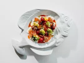 Лето в SAVVA: обновили меню на 70% — от плато Fruits de Mer до шашлыка из осетра