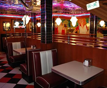 Beverly Hills Diner / Беверли Хиллс Дайнер (Тверская) закрыт
