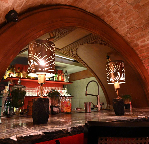 Моя рьяnaya babyшка летит V cingaпур