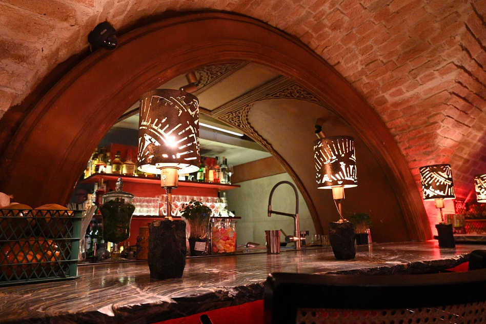 Моя рьяnaya babyшка летит V cingaпур - фотография № 5