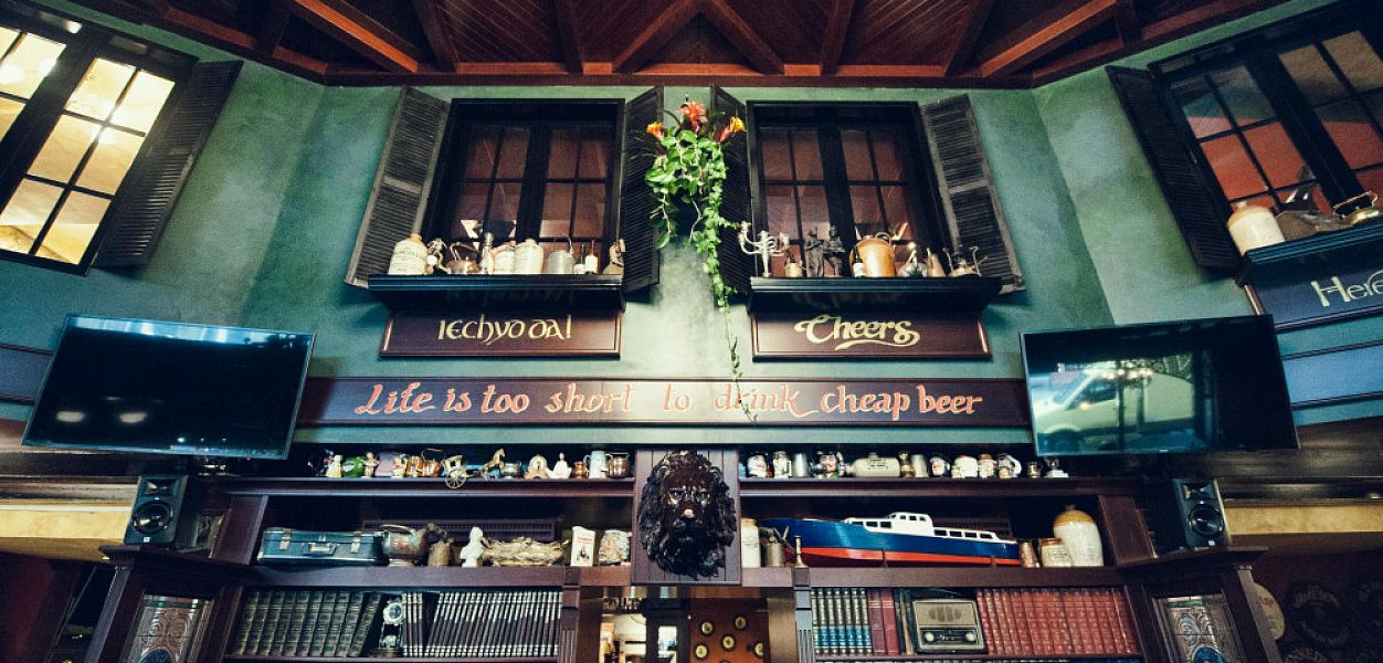 Lion's Head Pub - фотография № 7