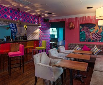 MONICA BELLUCCI bar&karaoke&lounge / Моника Беллуччи (закрыт)