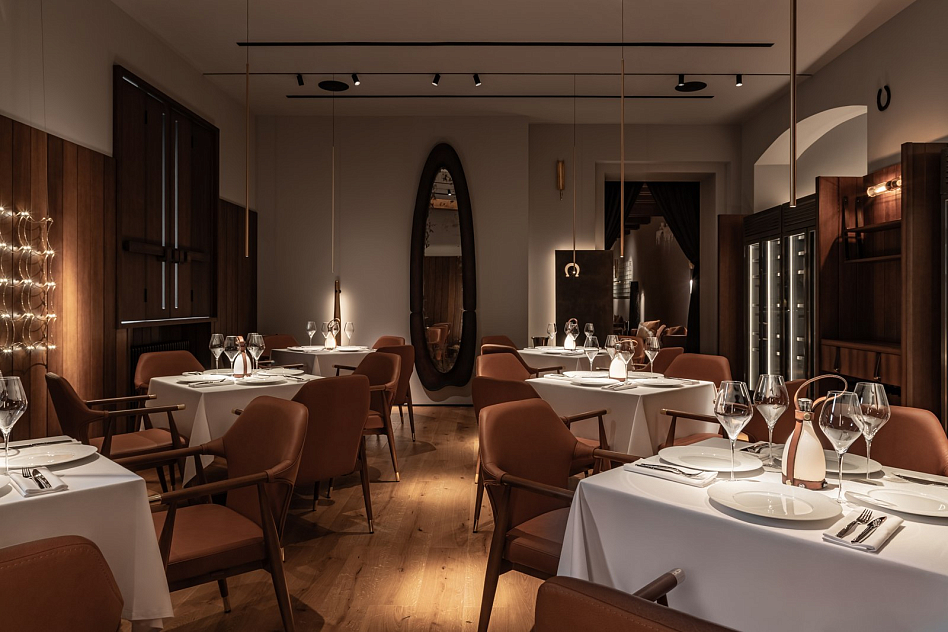 Саврас - средний счет  3000-4000р