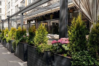 Летняя веранда в ресторане Atlas Terrace 