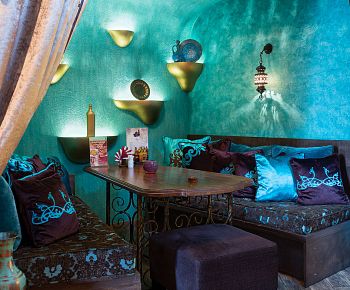 12 стульев КРЦ / «Остап Бендер» / «Шик и Блеск» / DJ-cafe «Васюки» (закрыт)