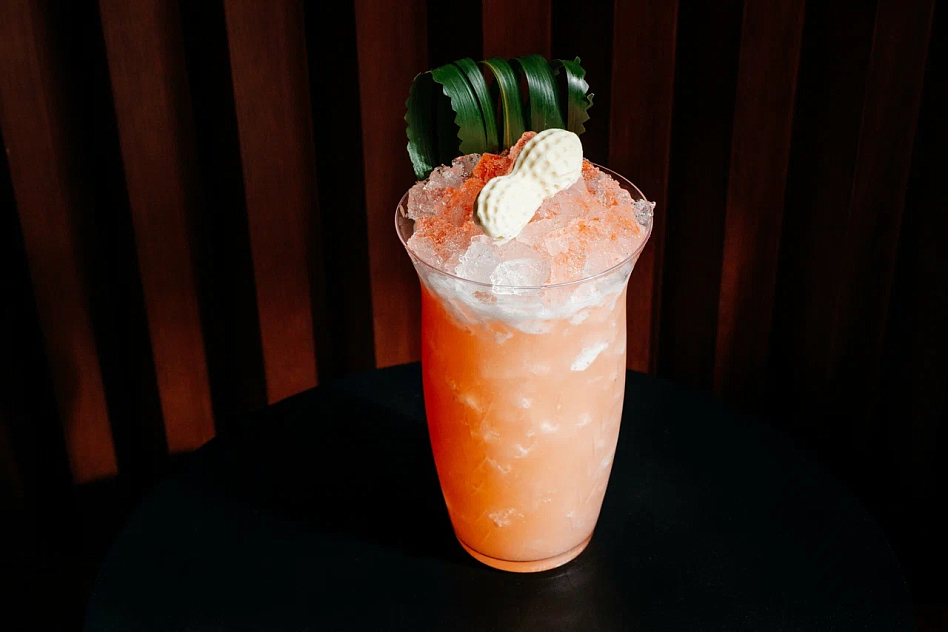 LEPS ASIAN RESTAURANT & SINGER CLUB - музыка фоновая