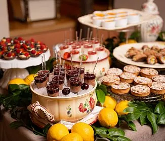 бронировать по телефону