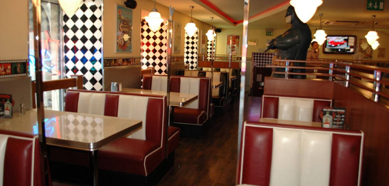 Beverly Hills Diner / Беверли Хиллс Дайнер (Тверская) закрыт - фотография № 1