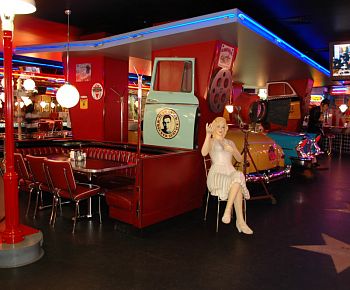 Beverly Hills Diner / Беверли Хиллс Дайнер (Никольская) закрыт