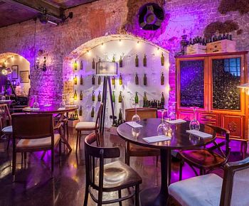 12 Wine Bar / 12 Винный бар (закрыт)