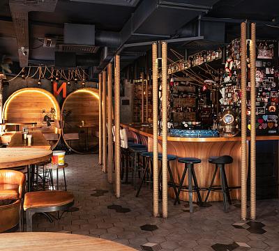 Моряк и Чайка на Маросейке