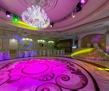 White Hall / Вайт Холл