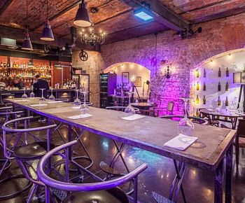 12 Wine Bar / 12 Винный бар (закрыт)