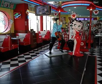 Hollywood / Голливуд (ex. Beverly Hills Diner / Беверли Хиллс Дайнер (Котельники) (закрыт)