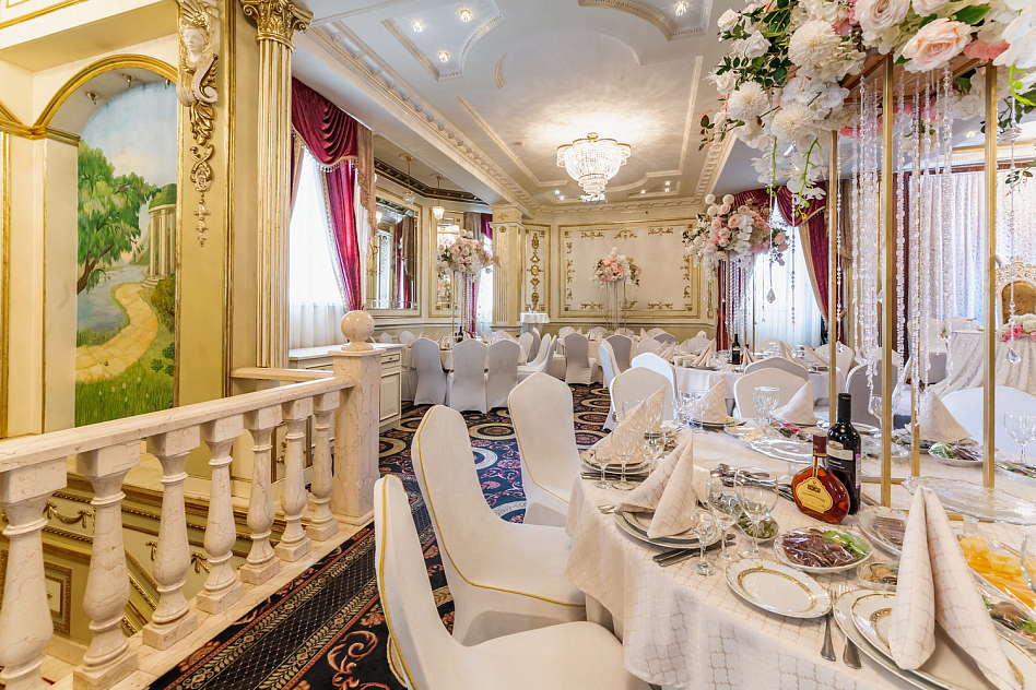 Виктория - средний счет  3000-4000р