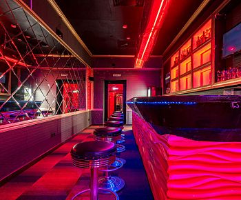 Red Rooms Караоке