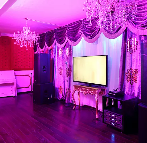 KARAOKE LOUNGE VS