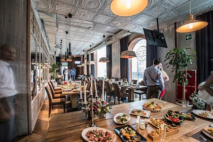 День рождения в ресторане Bon App Cafe