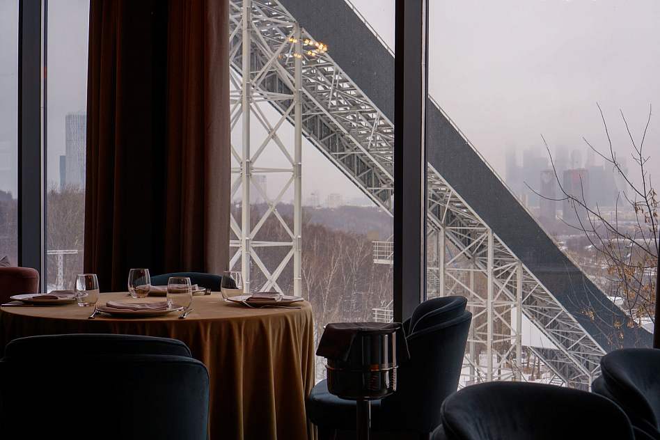 Трамплин / Амбассадори - кол-во человек до 50 мест