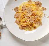 Пять блюд с ароматом белого трюфеля для роскошного начала года в Assunta Madre