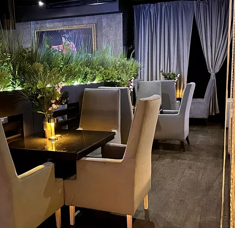 Amphora Lounge bar