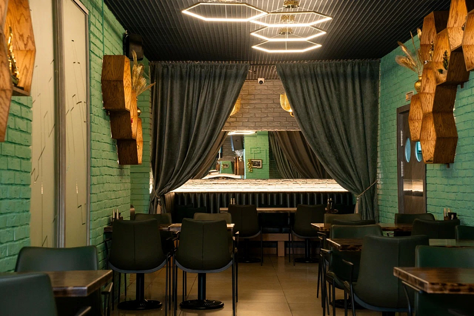 Биржевик - средний счет  1500-2000р