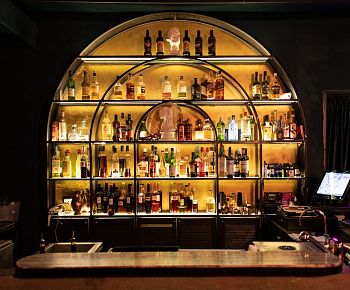 Dry & Wet Cocktail Bar