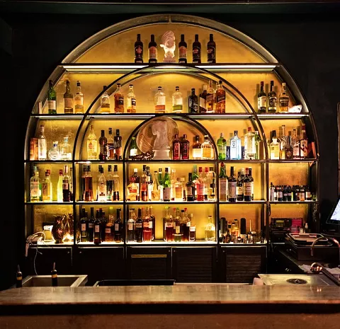 Dry & Wet Cocktail Bar