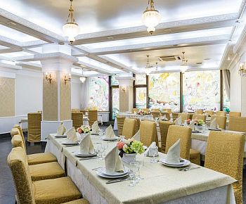 Отель Аструс