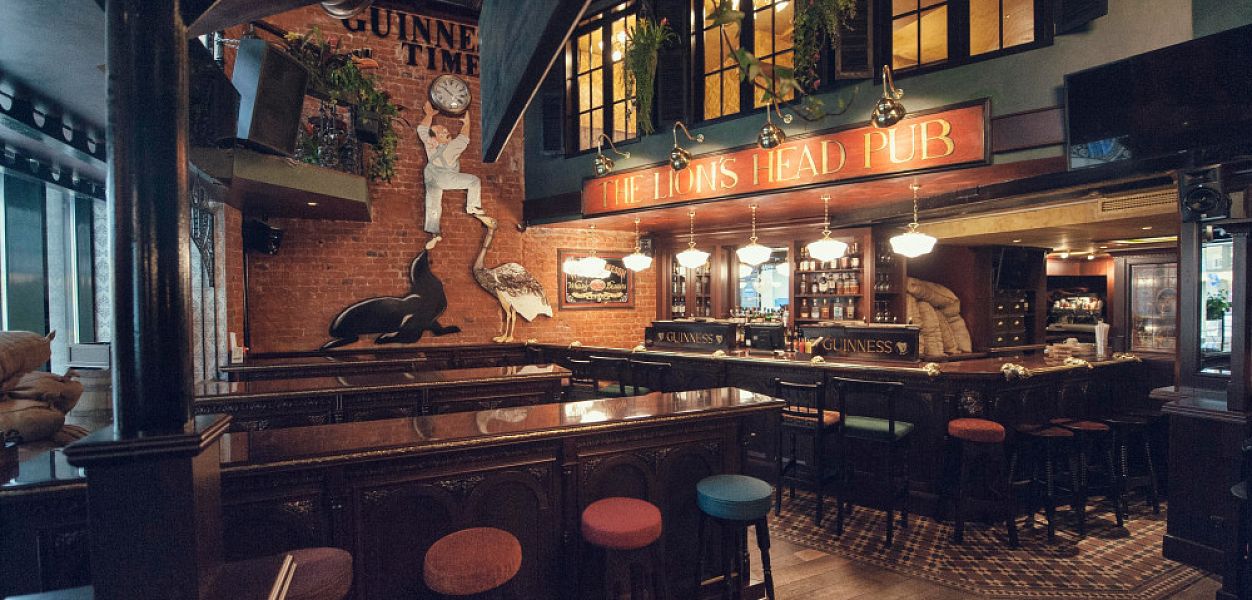 Lion's Head Pub - фотография № 3