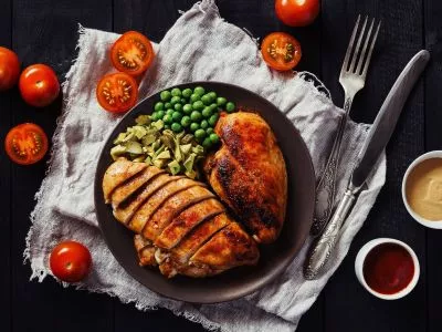 Почему ресторанные критики не заказывают сырную тарелку и куриную грудку