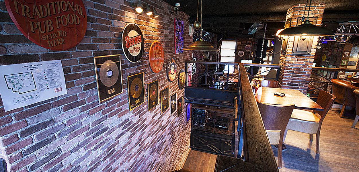 Life Pub - фотография № 13