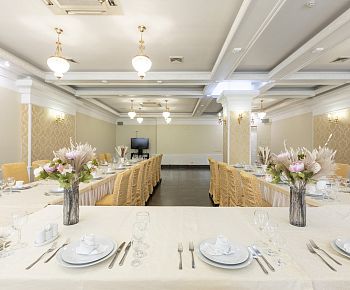 Отель Аструс
