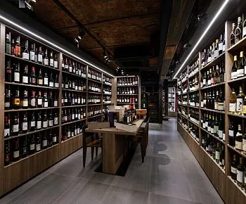 Simple Wine&Kitchen (Неглинная ул.) закрыт
