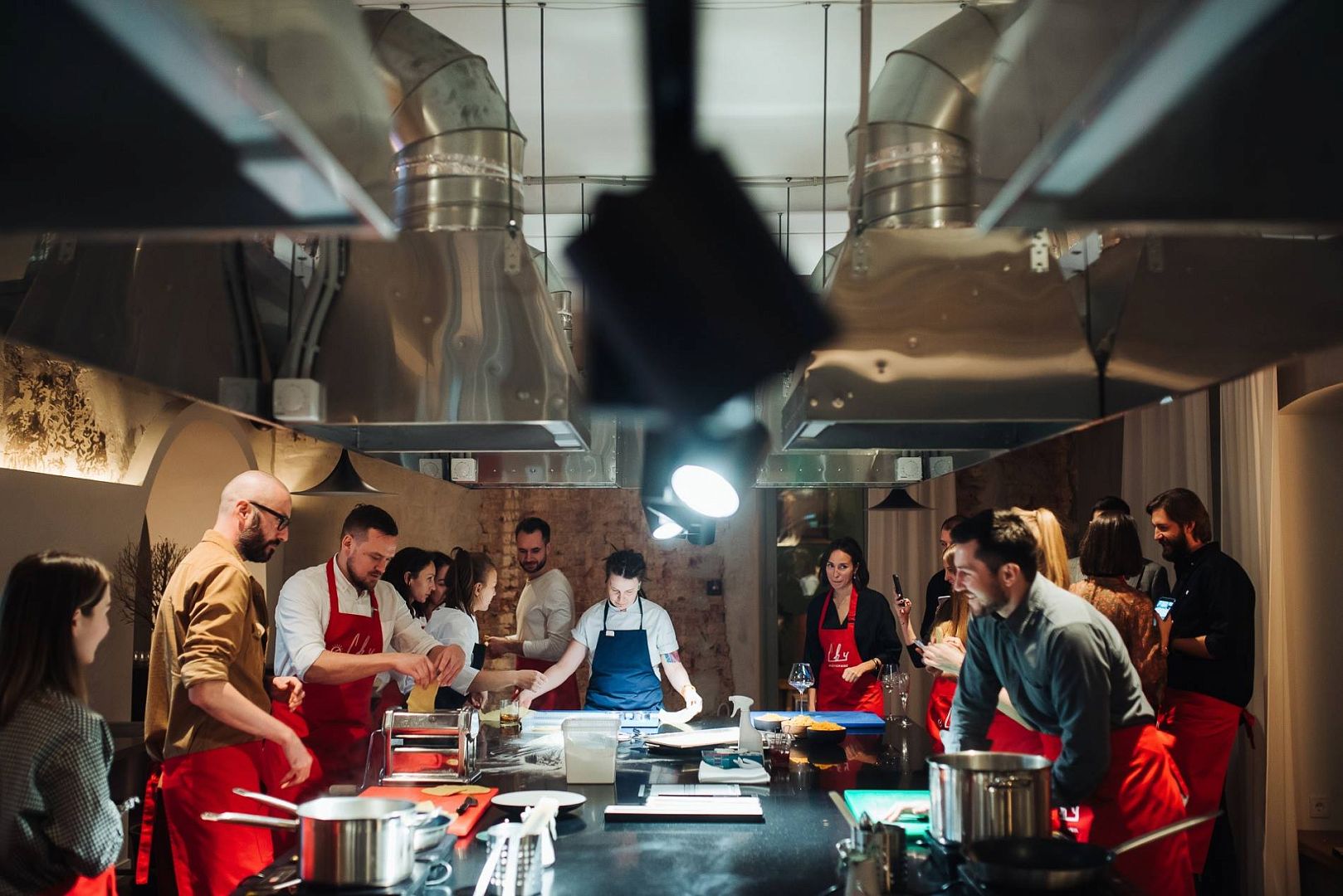 свч школа поваров. свч школа спб. бренд шеф роман киселев. школа поварского искусства «свч» спб. михаил тарабукин сеня федя.