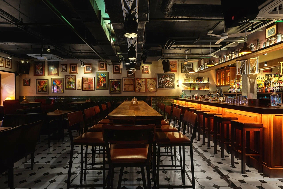 Mr. Help & Friends - тип бар