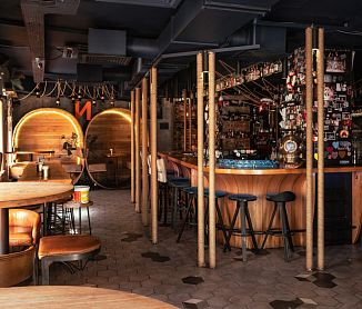 бронировать по телефону