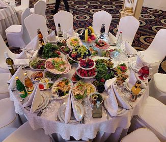 бронировать по телефону