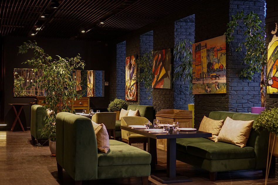 Трамплин / Амбассадори - кол-во человек от 100 до 200 мест