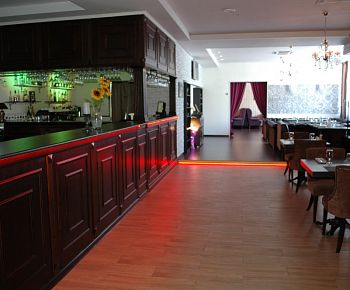Караоке-клуб 8&8 (закрыт)