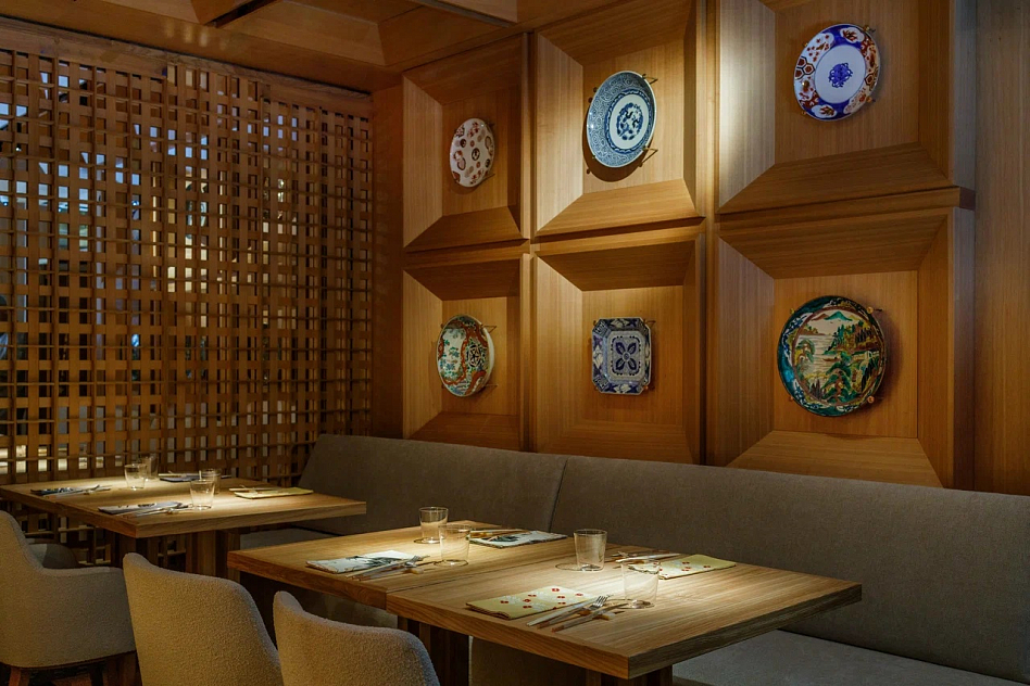 Motto Azabu - метро площадь революции