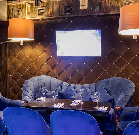 SOLOWAY karaoke club & night bar