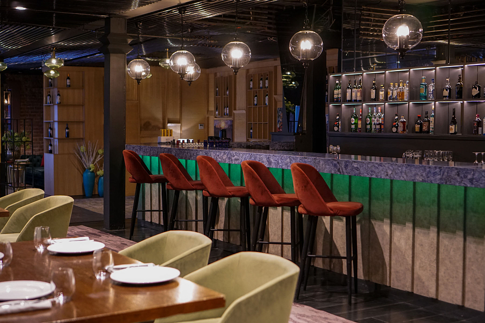 Трамплин / Амбассадори - метро ломоносовский проспект