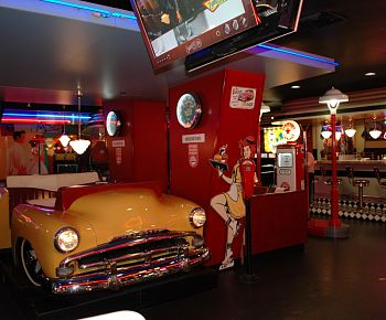 Beverly Hills Diner / Беверли Хиллс Дайнер (Никольская) закрыт
