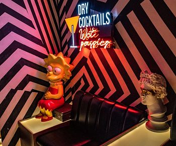 Dry & Wet Cocktail Bar