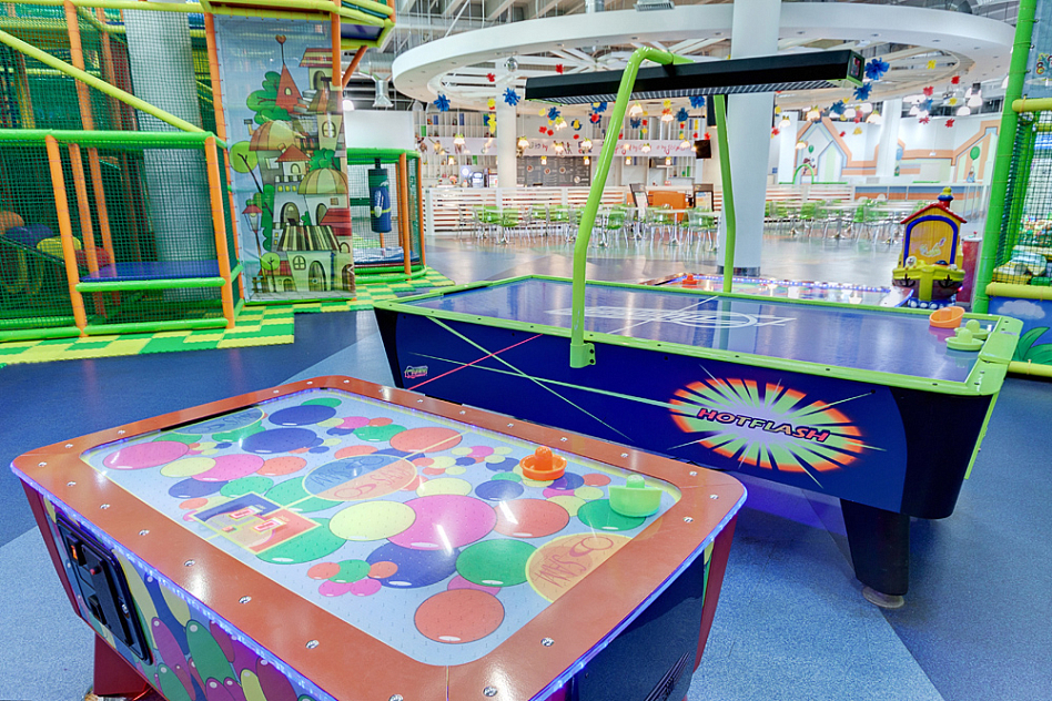 игровая комната для детей. семейный центр развлечений. аттракционы в выборге. мегалэнд", парк развлечений для детей в трц "планета", уфа 58 910. семейный центр развлечений.