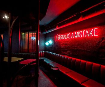 Dry & Wet Cocktail Bar