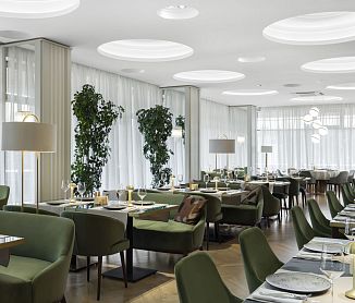 бронировать по телефону