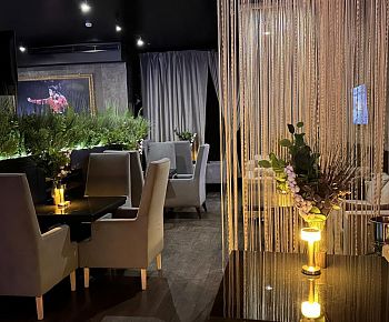 Amphora Lounge bar