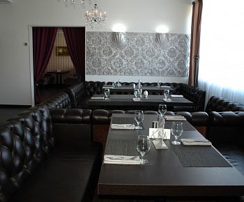 Караоке-клуб 8&8 (закрыт)